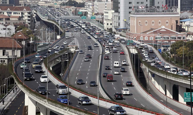 Investigador español dice que en 10 años habrá coches sin piloto accesibles