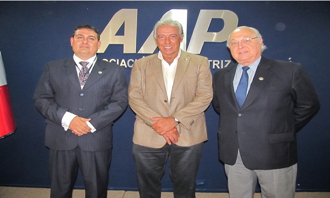 De izq a der: Alfredo de las Casas, Edwin Derteano y Enrique Prado Ruiz