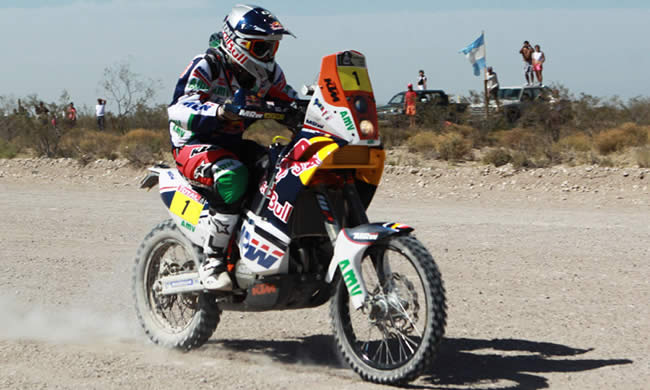Marc Coma toma el mando en motos y Al-Attiyah enseña los dientes en el Dakar