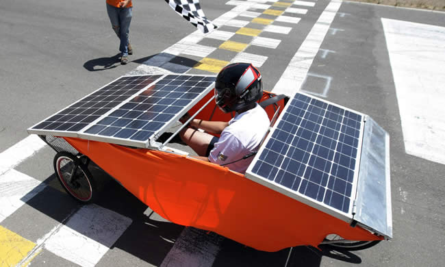 Presentan la segunda edición de una carrera de automóviles solares en el desierto de Atacama