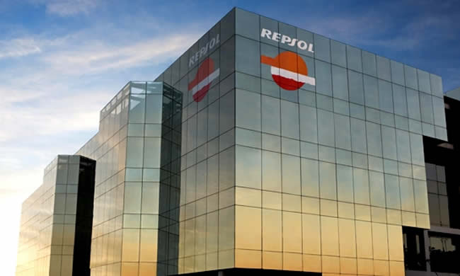 Repsol da acciones a los empleados, que cobran parte del sueldo en títulos