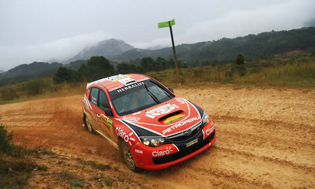 Nicolás Fuchs cierra el día entre los 5 mejores del Rally España