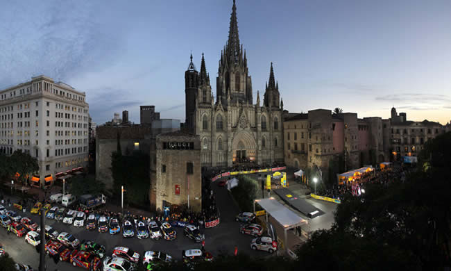 El RallyRacc toma el centro de Barcelona en su salida oficial