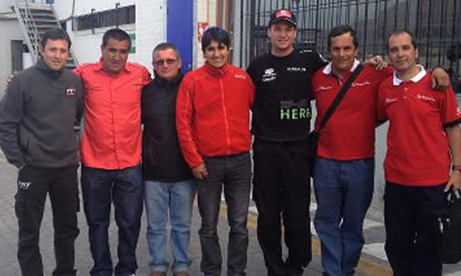 Nicolás Fuchs y Ronmel Palomino se dieron la mano