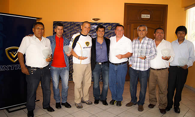 Vextrom hace un merecido reconocimiento a sus pilotos ganadores de Caminos Del Inca