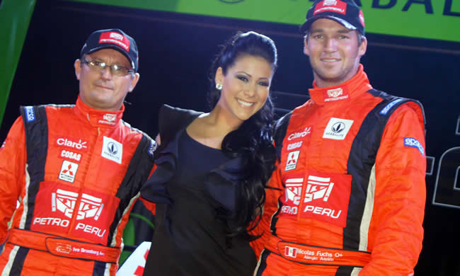 Nicolás Fuchs presentó su equipo profesional y auto para caminos del Inca