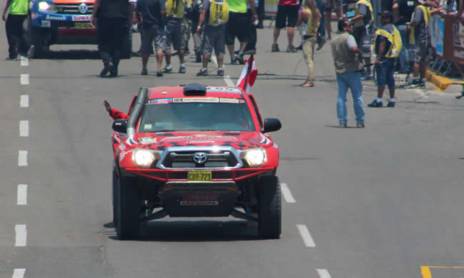 Team escorpio en el podio de la largada