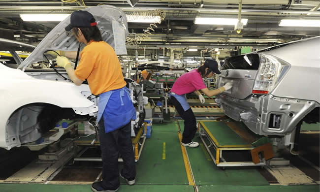 Toyota planea fabricar más de 10 millones de vehículos en 2013