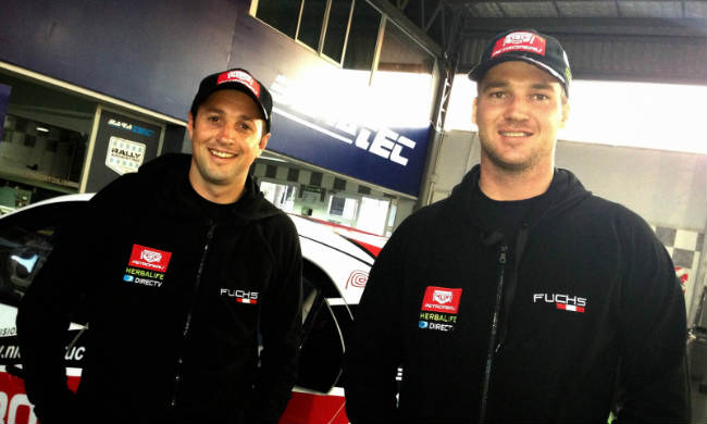 Nicolás Fuchs secundado por su compañero de batallas Fernando Mussano