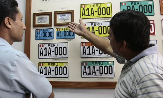 Las motos cambiarán de placa 
