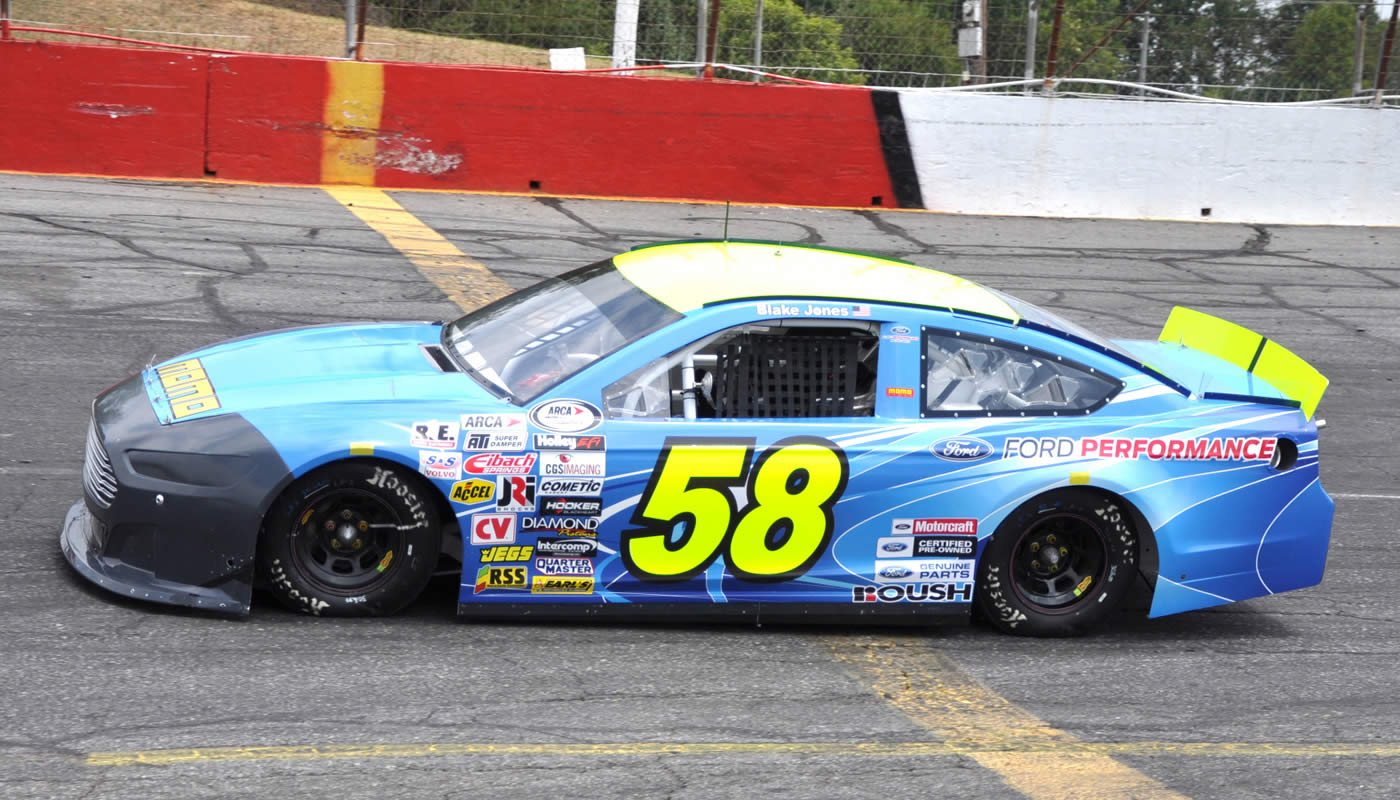 Ricardo ‘Riflo’ Flores realizó test oficial junto al equipo Lira Motorsports