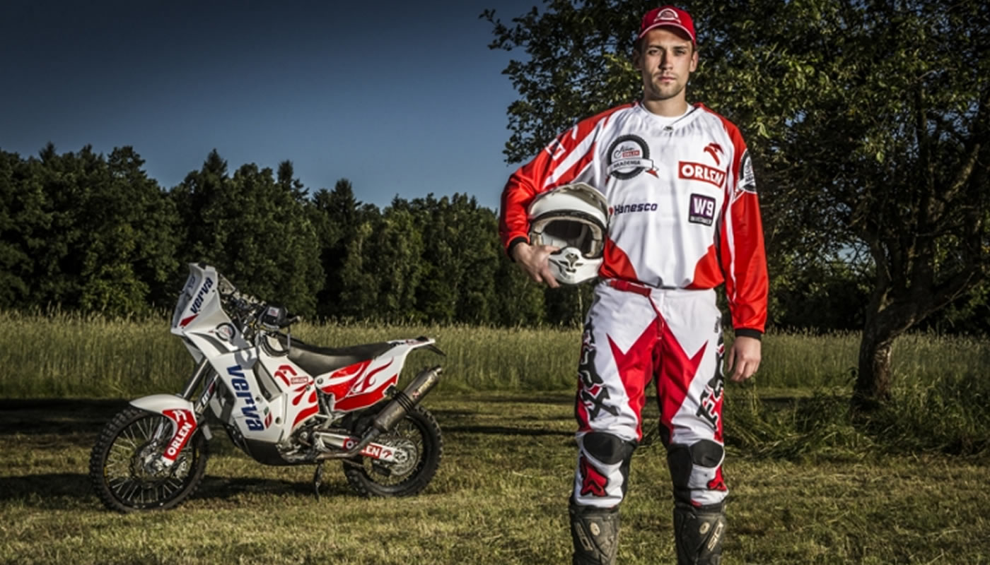 Jakub Piatek, el piloto polaco que pretende seguir la senda de su padre en el Dakar