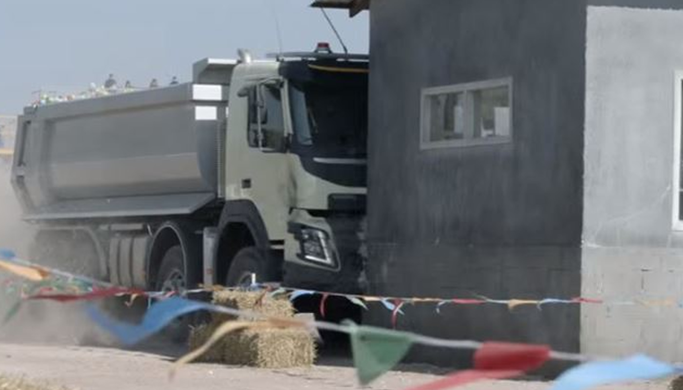 Esto sucede cuando una niña conduce un camión