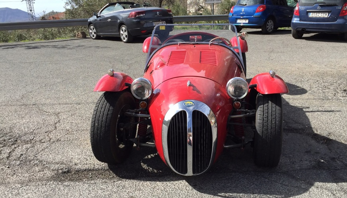 Apareció un extraño Kougar en las pistas españolas