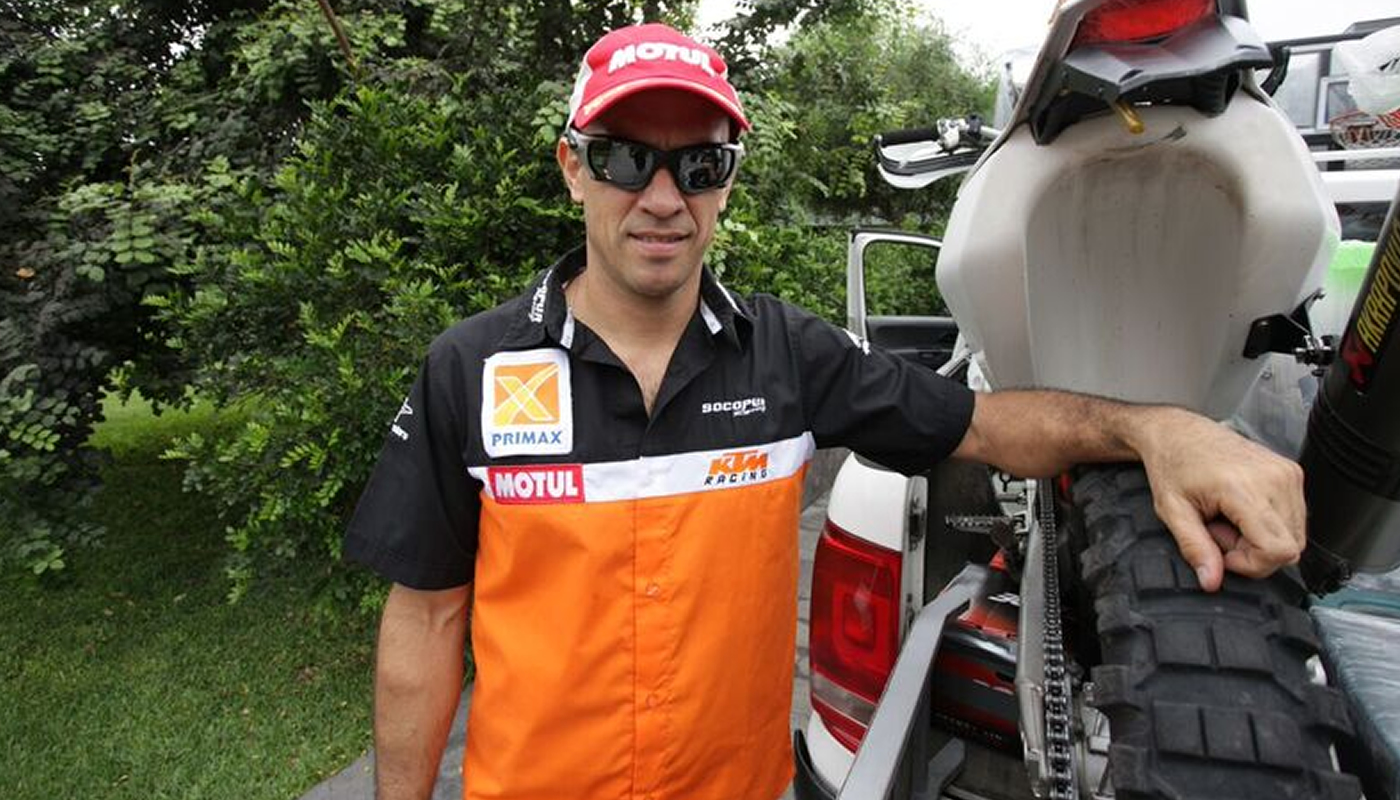 Felipe Ríos, Carlo Vellutino y Lalo Burga, pilotos de Motul para el Dakar 2016