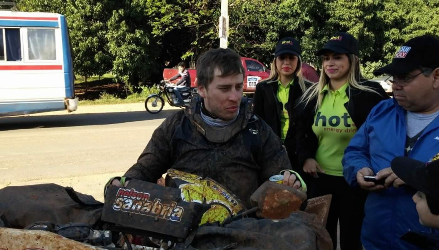 Nelson Sanabria abandonó Desafío Guaraní tras un fuerte accidente