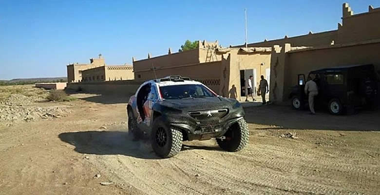 Loeb ya prueba el Peugeot del Dakar