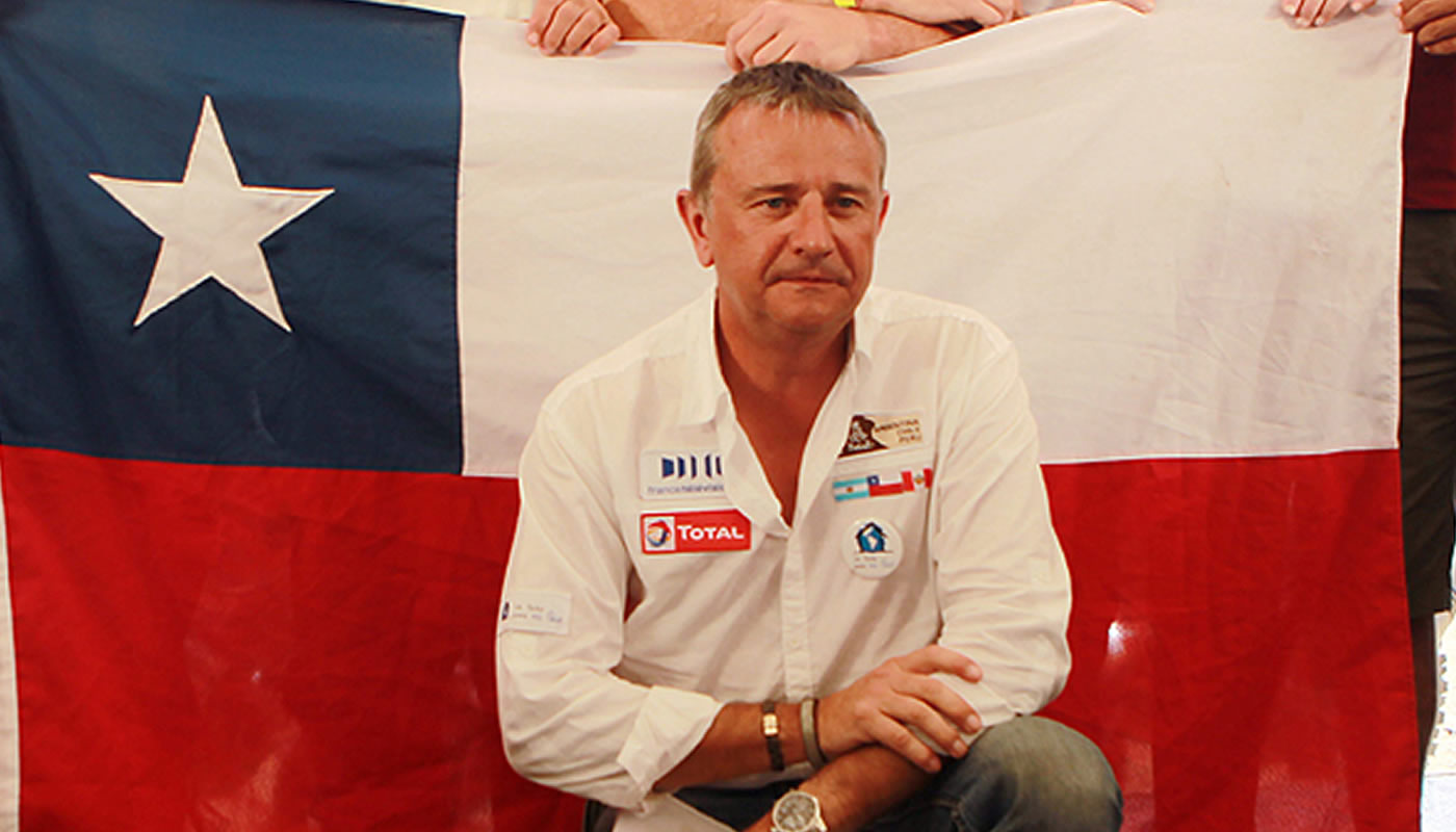 Etienne Lavigne al frente del Dakar