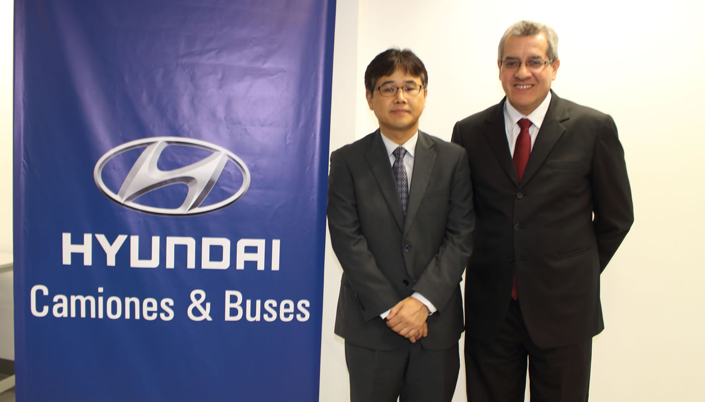 Hyundai entrega certificación de entrenamiento técnico a sus mecánicos