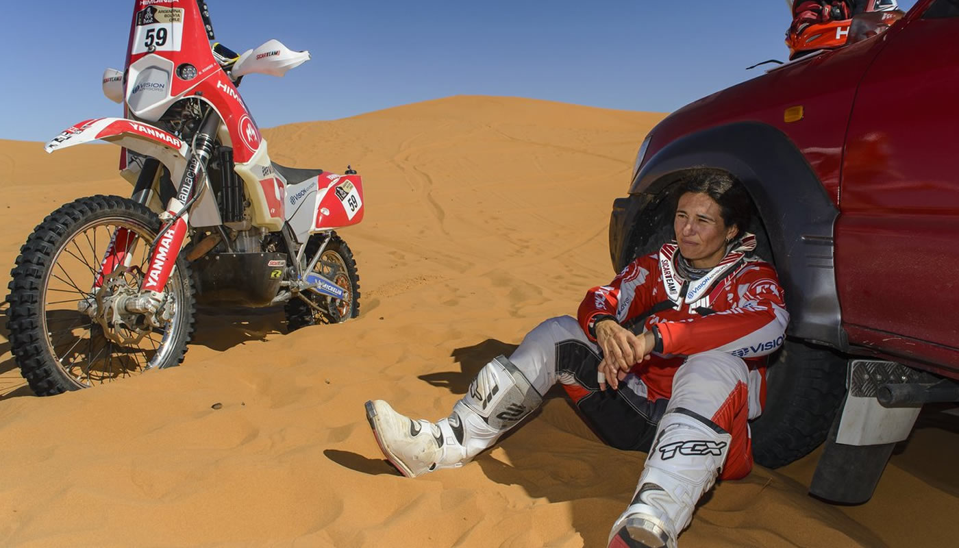 Rosa Romero: "De casi 200 participantes, tres éramos mujeres en el Dakar 2015"