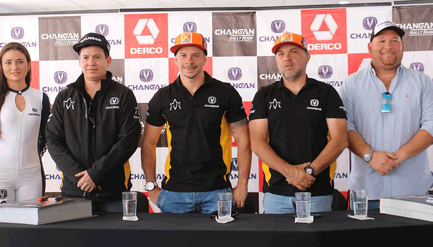 Mario Hart firmó autógrafos en Derco Cuzco