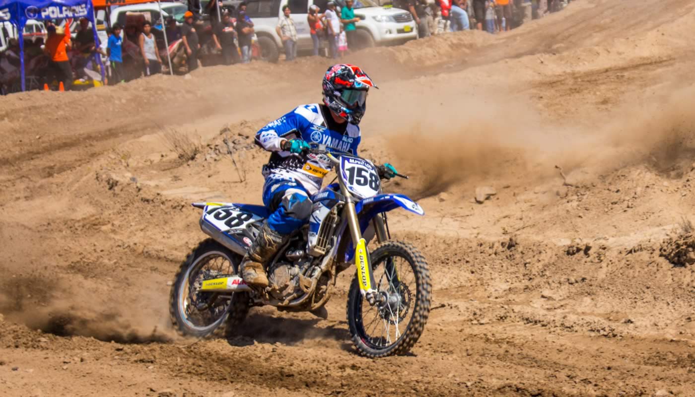 Mauricio Pinillos lidera la fecha en motos open en el Inka off Road Piura