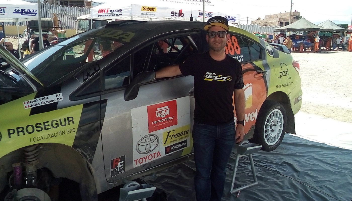 Raúl Velit tuvo problemas con su auto en la 2da etapa de CDI