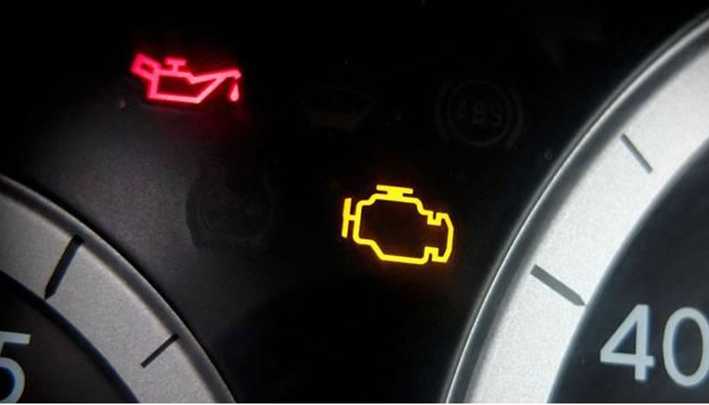 ¿Qué pasa cuando se enciende la luz de “check engine”?