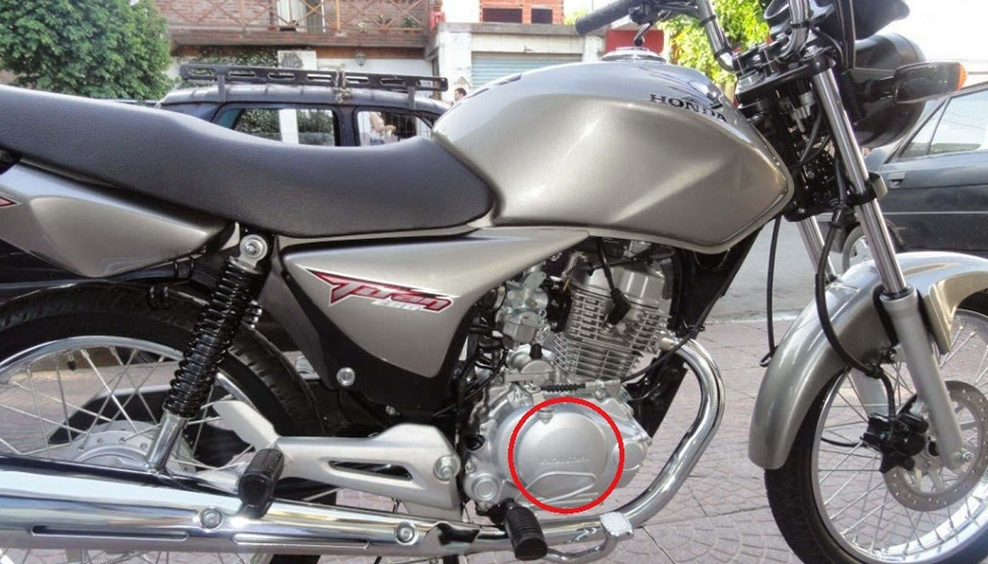 ¿Por qué se traba el motor de mi moto?