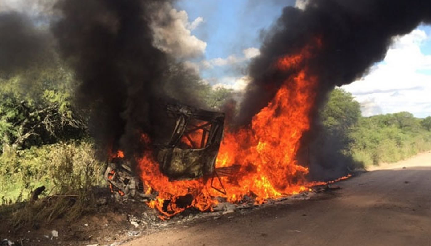 Dakar: Camión de piloto holandés se incendia