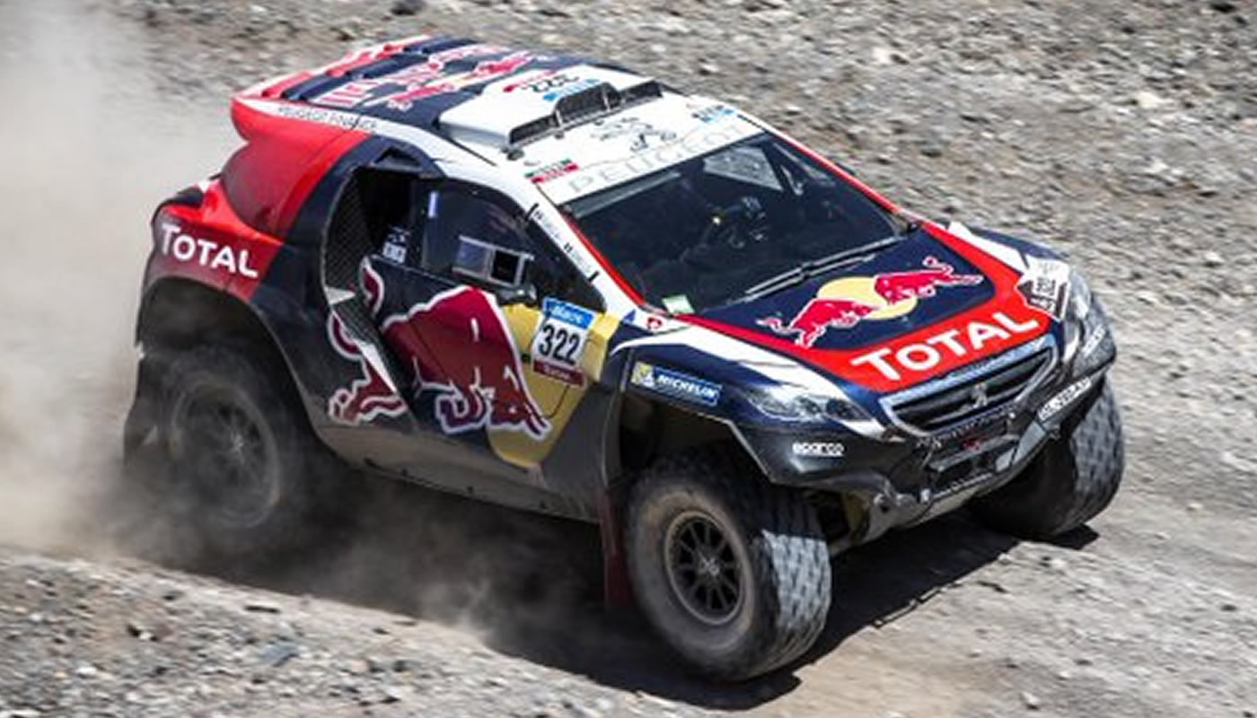 Loeb lidera y Carlos Sainz repunta