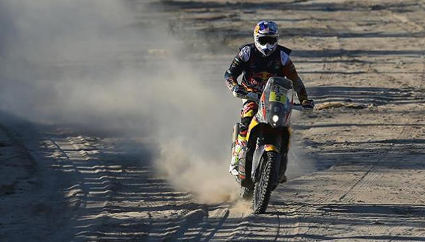 Dakar: Price sigue liderando en motos
