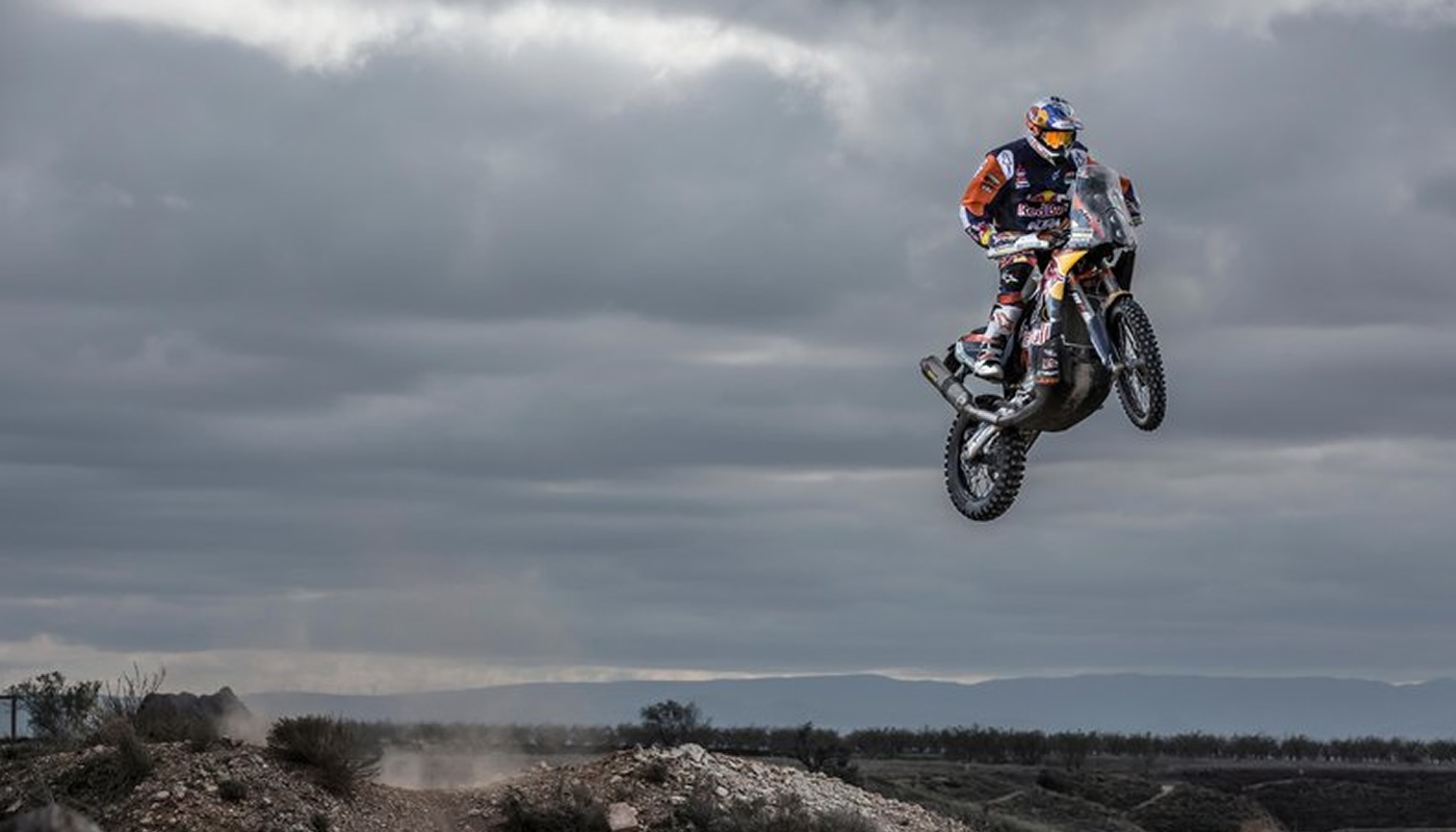 Toby Price arremetió en la quinta etapa