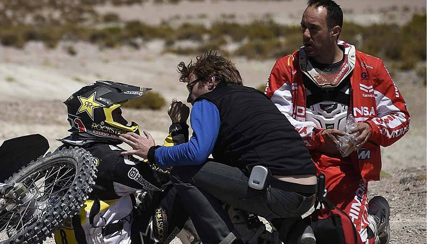 Dakar, Etapa 5: Gerard Farrés se detiene para socorrer al portugués Faria