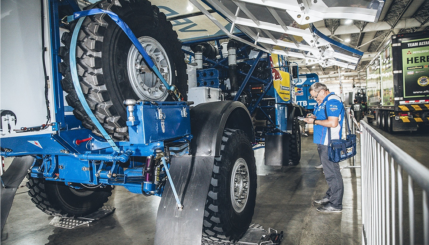 Especificaciones técnicas de un camión dakariano