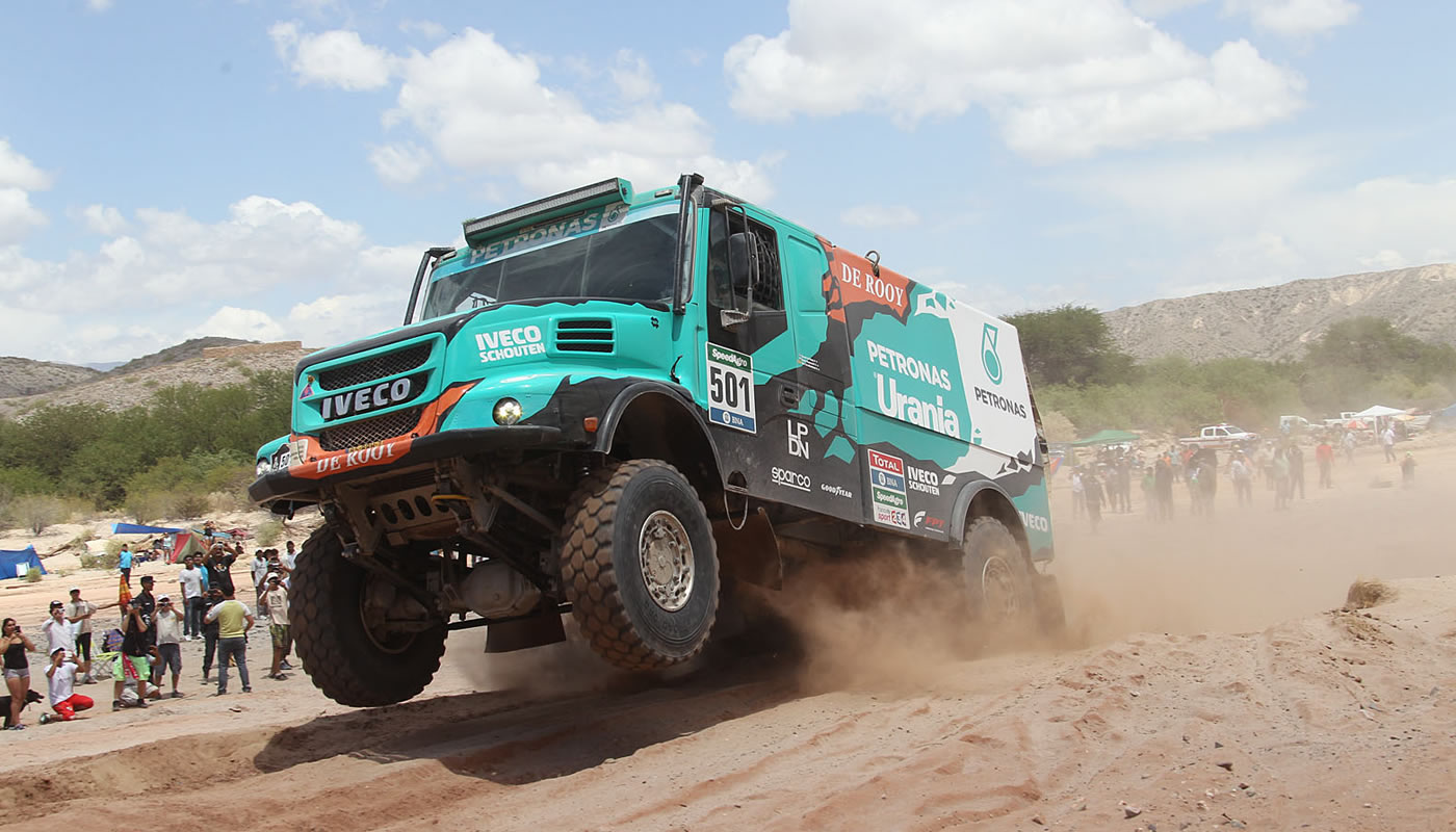 El equipo De Rooy gana el Dakar 2016 con llantas para camión Goodyear