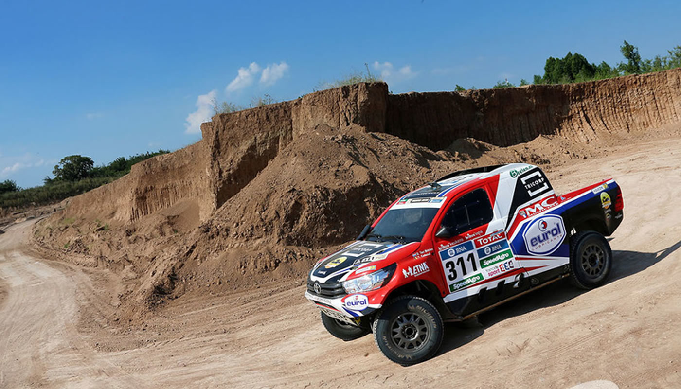 Ten Brinke gana el especial de autos superando a Sanz y Al Attiyah