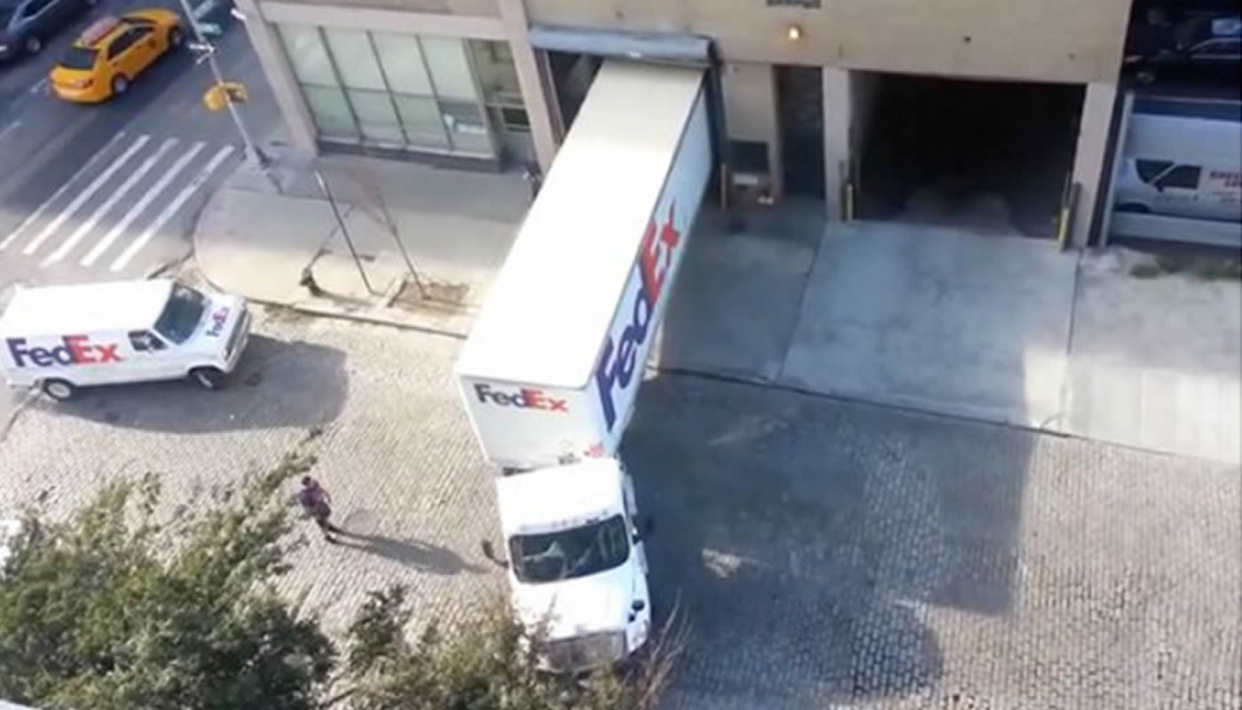 Estacionar un camión nivel: FedEx