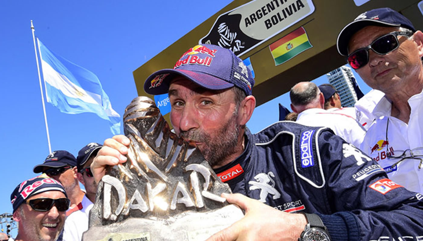 Peterhansel continua en activo