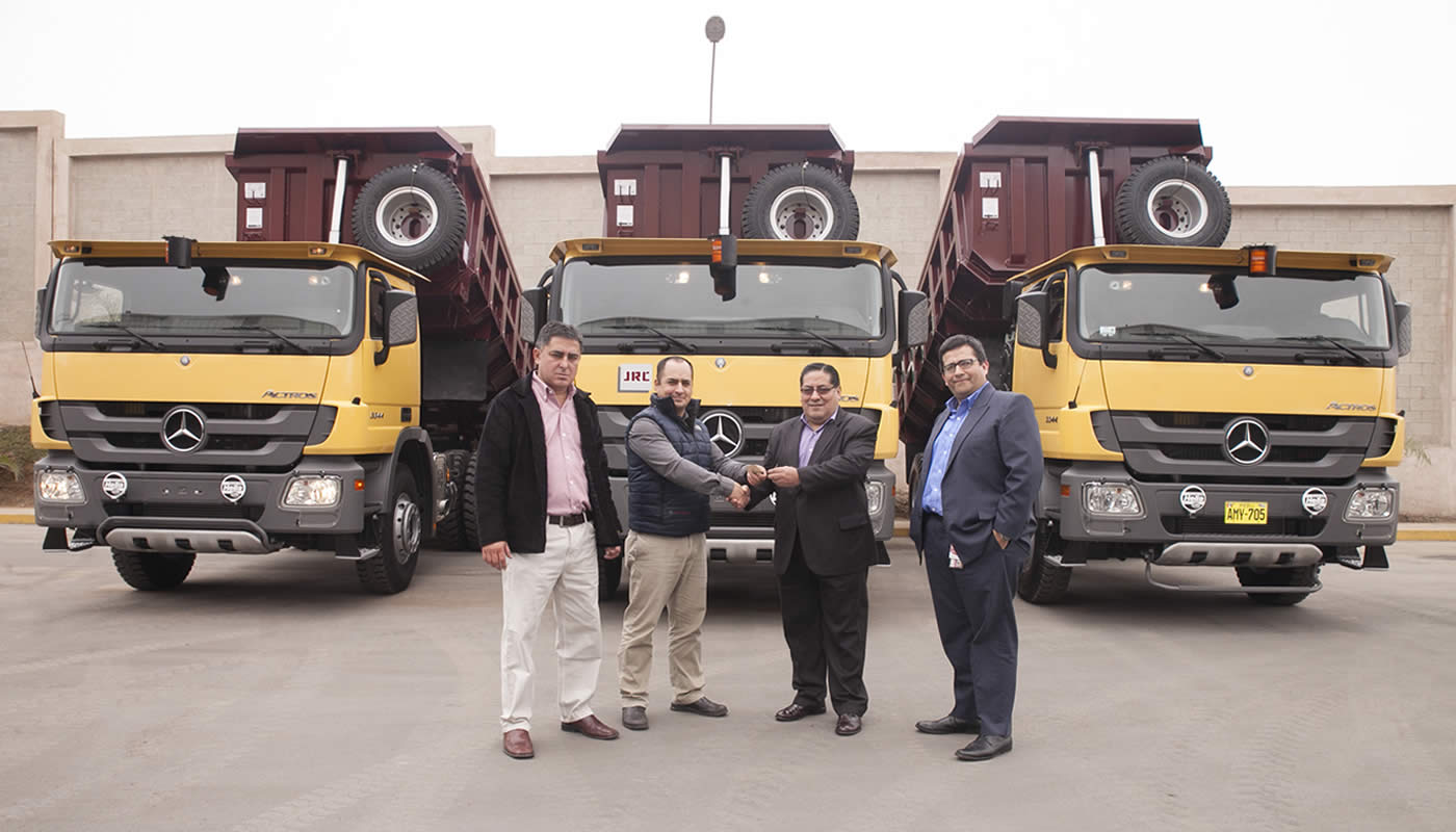 Divemotor entrega volquetes para sector minero