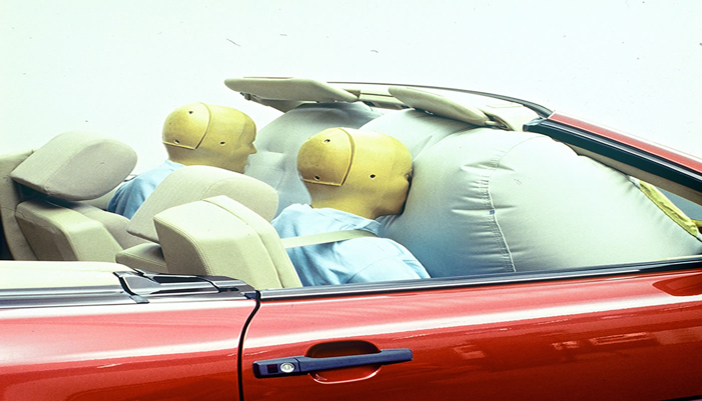 Los 30 años de airbags para copilotos de Mercedes-Benz