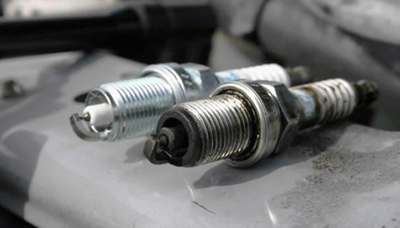 ¿Para qué sirven las bujías de punta de platino en un camión?