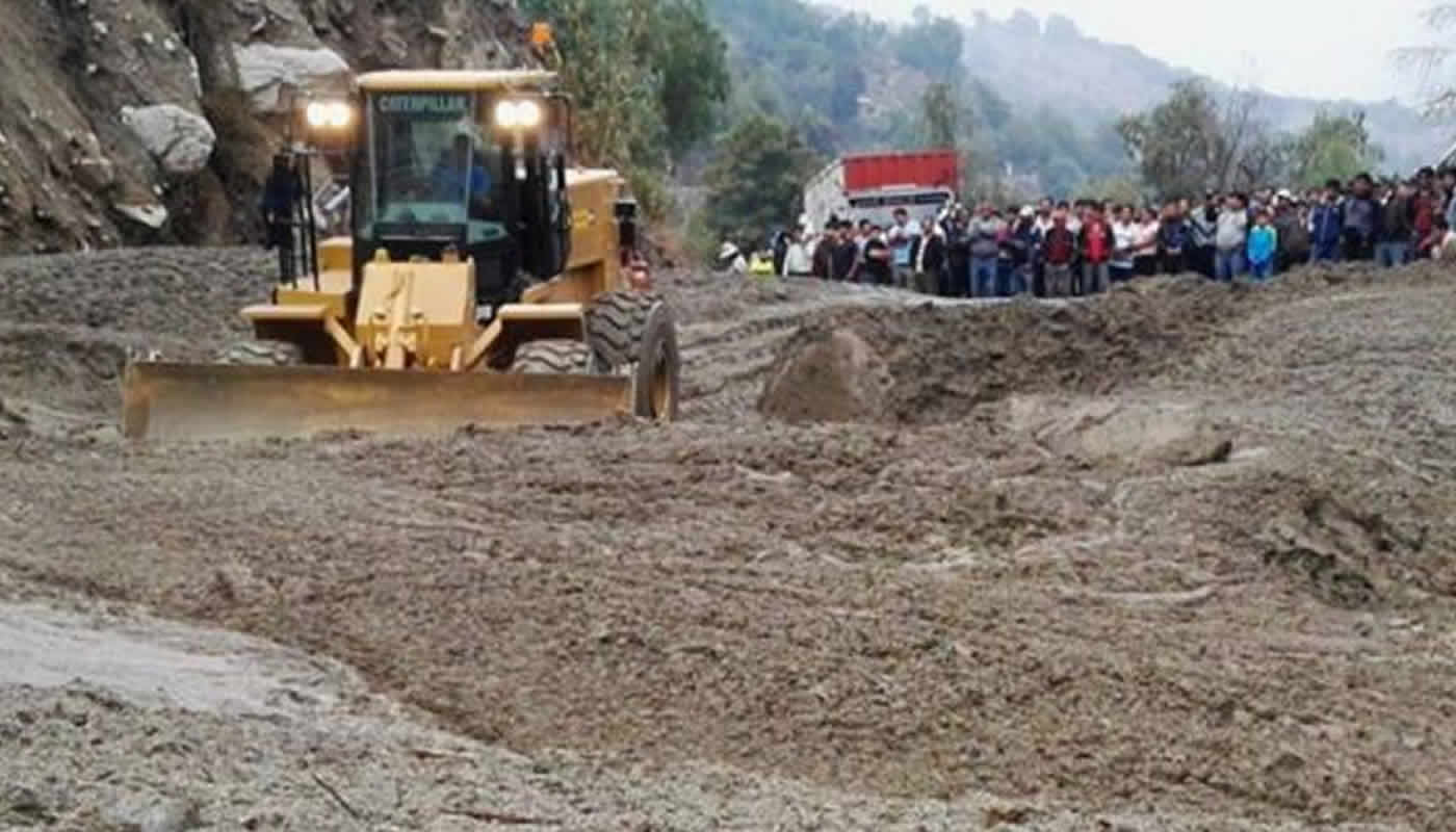 Carretera Los Libertadores interrumpida por lluvia
