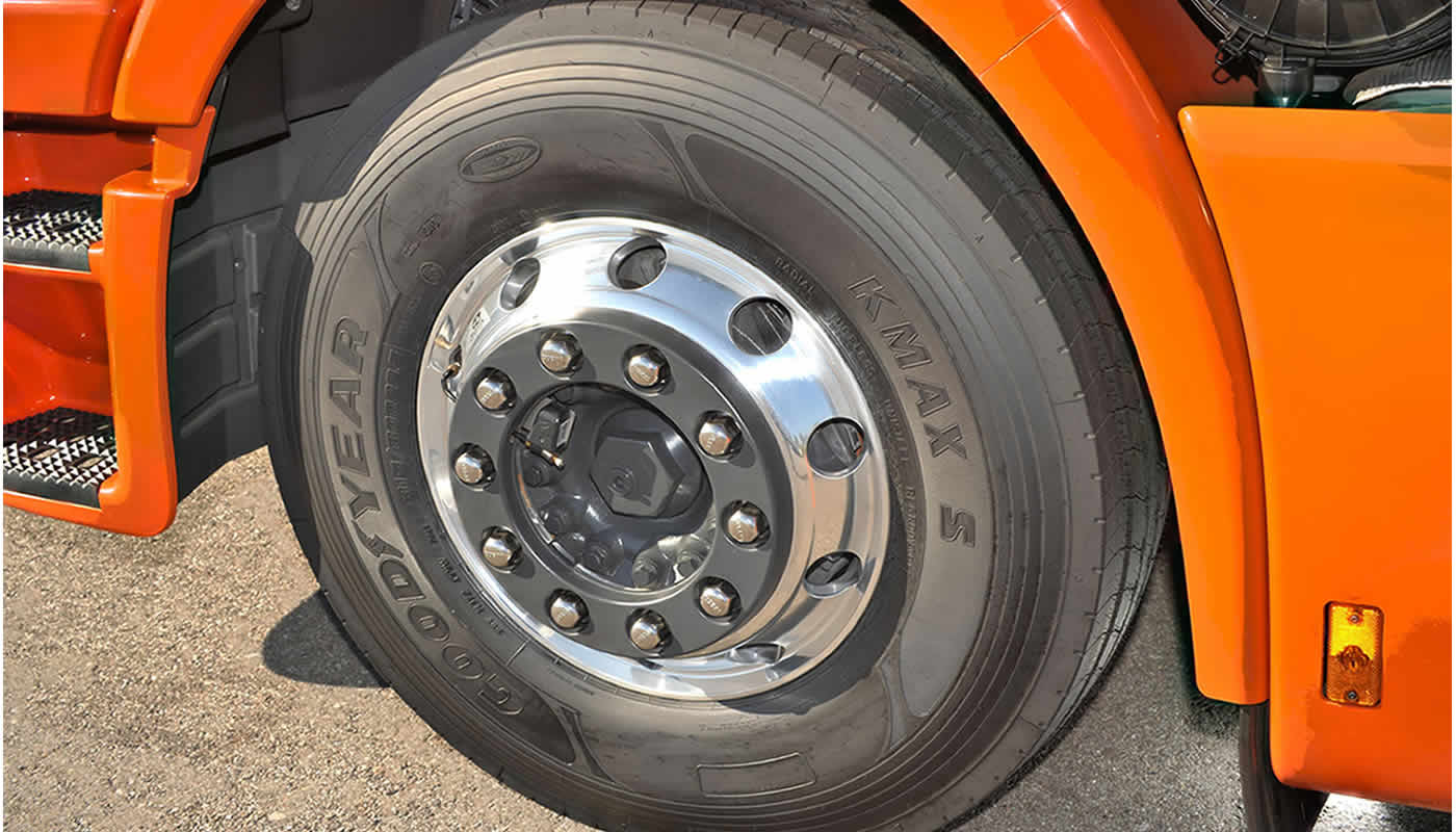 Neumáticos en el camión: Esto lo diferencia de otras clases de neumáticos