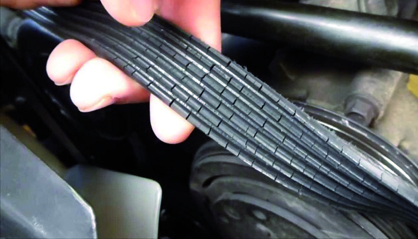 Con el paso del tiempo nuevos materiales han sustituido las correas metálicas por dentadas de caucho sintético y fibra de vidrio. 