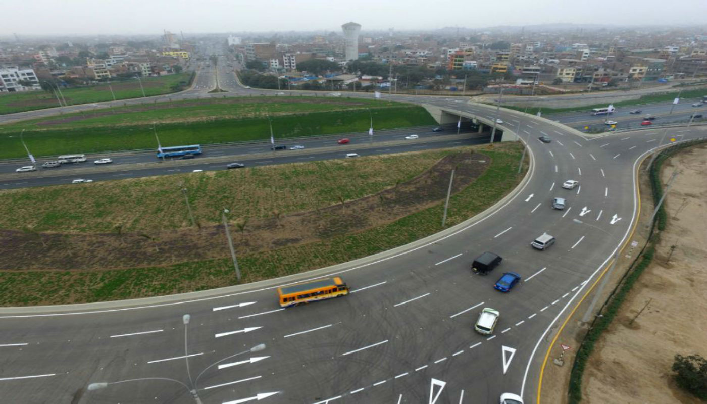 ¿Cómo manejar en medio de un óvalo?