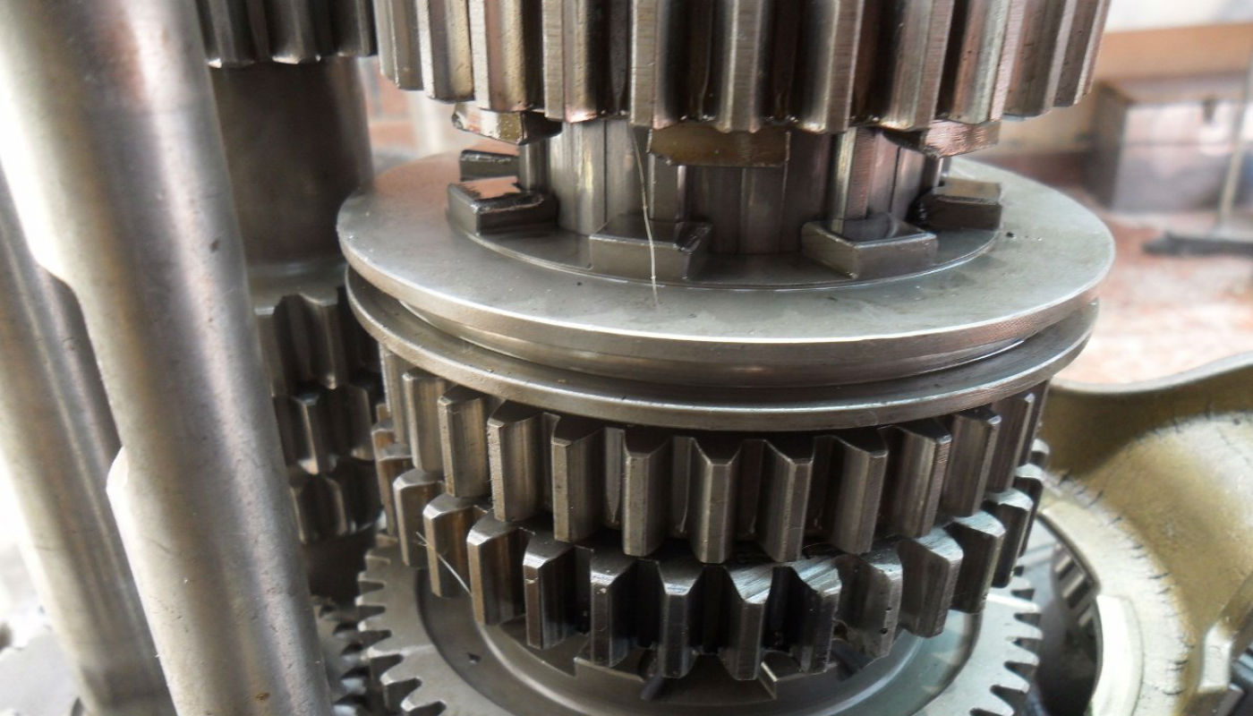 Caja de cambios engranajes rectos