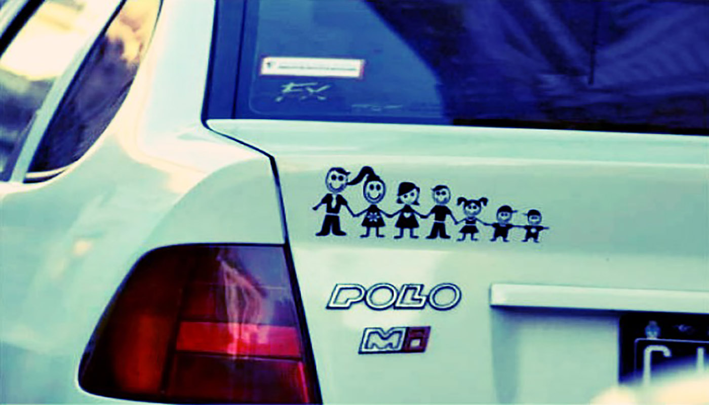 Remover los stickers del auto