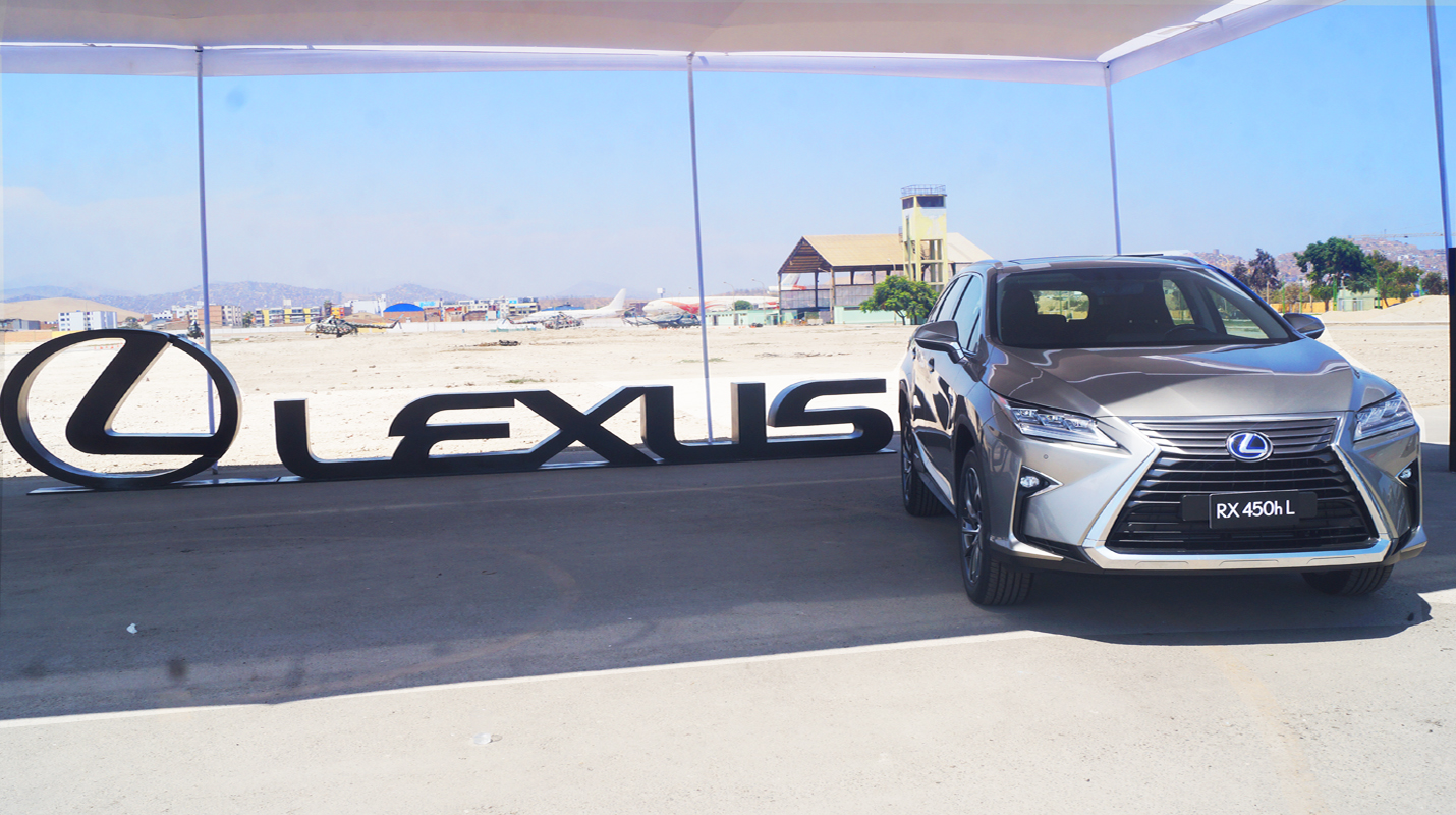 Lexus presenta sus modelos LX 570 y RX 450hL