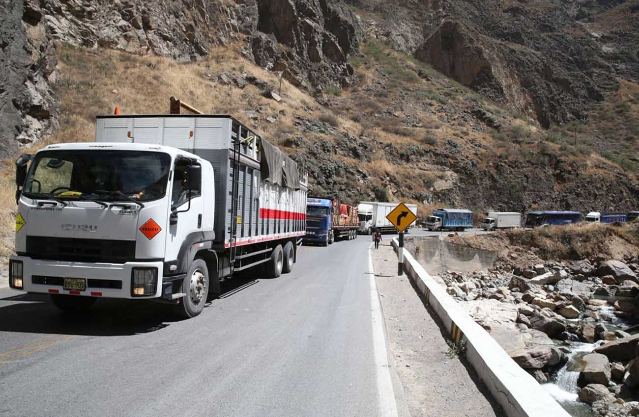 Se restringe paso de vehículos pesados por Carretera Central a medianoche